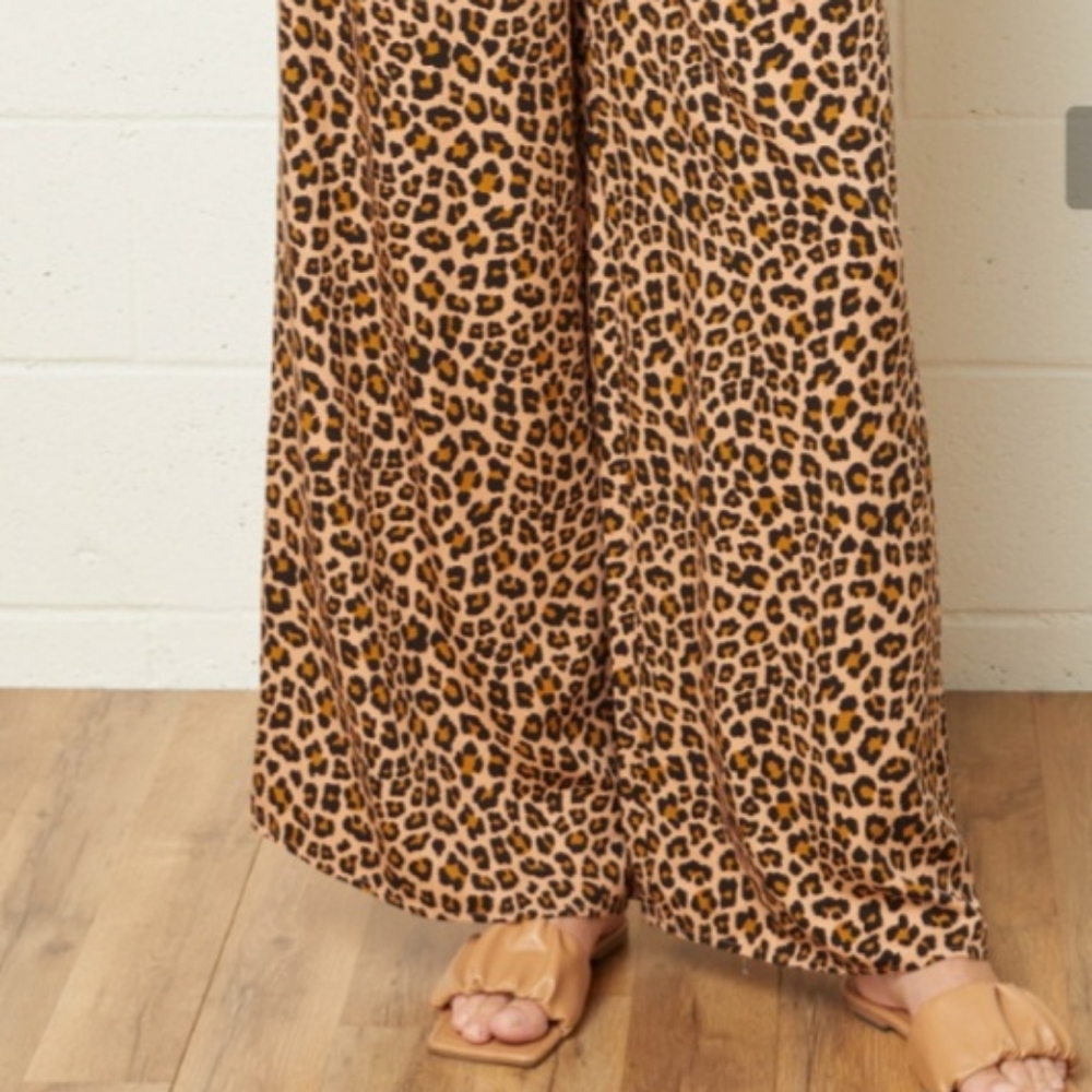 Entro High Waisted Wide Leg Leopard Pants - Picture 4 of 8